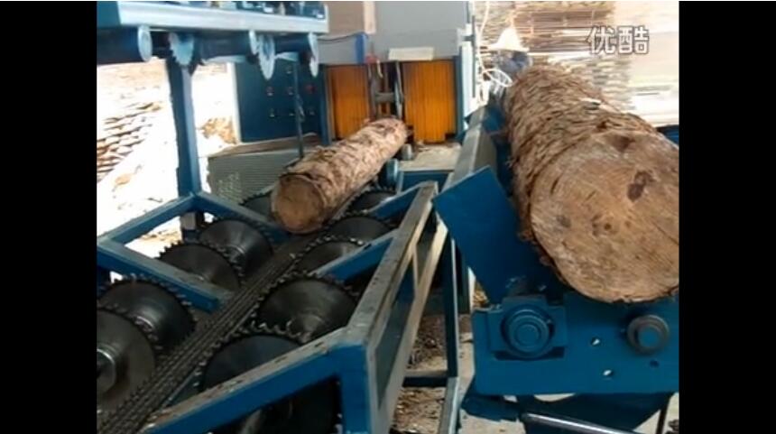 原木多片鋸400型自動翻料進料 湖南邵陽加工現場