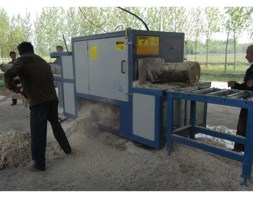 河南省信陽市-鋸400圓木加工現場